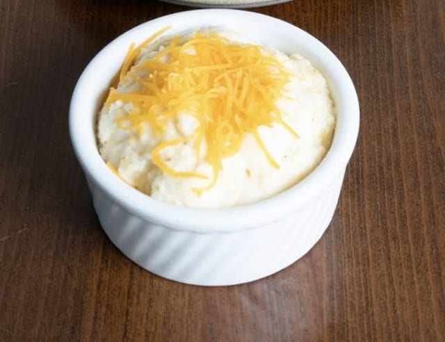 Cheesy grits.